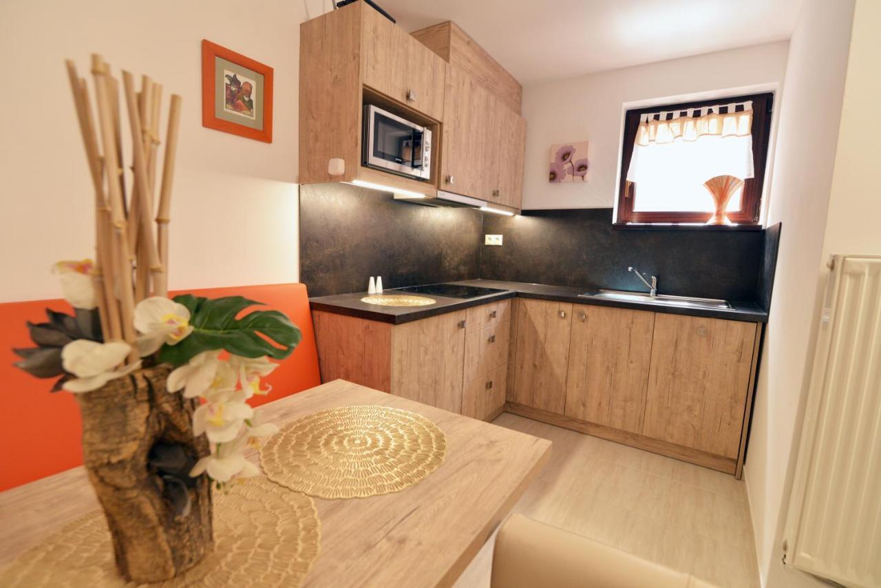 Feszek Fogado - Pension Nest Mosonmagyarovar Luaran gambar