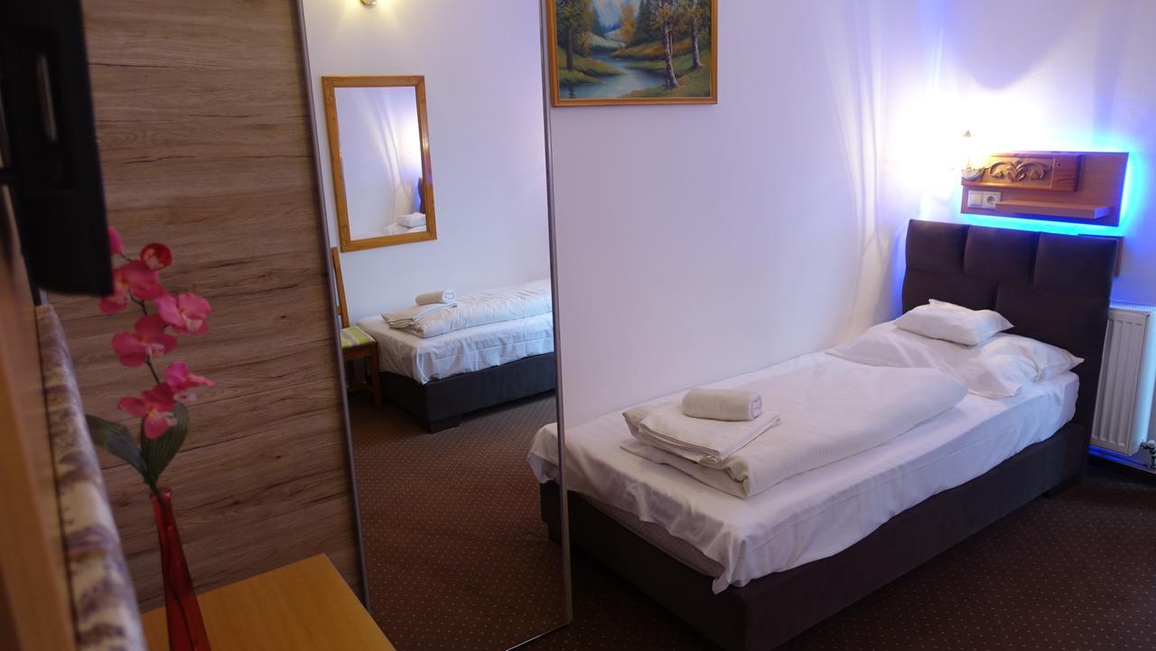 Feszek Fogado - Pension Nest Mosonmagyarovar Luaran gambar